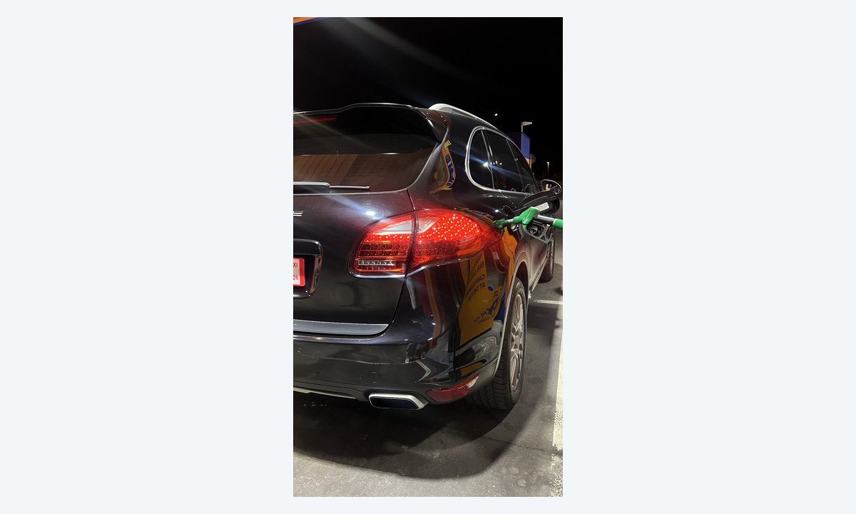Electrificados en un servicio de asesoramiento de Valmo Car Broker